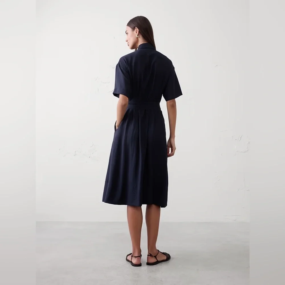 NWT! Banana Republic Navy Pleated Midi Shirtdress -  🎻